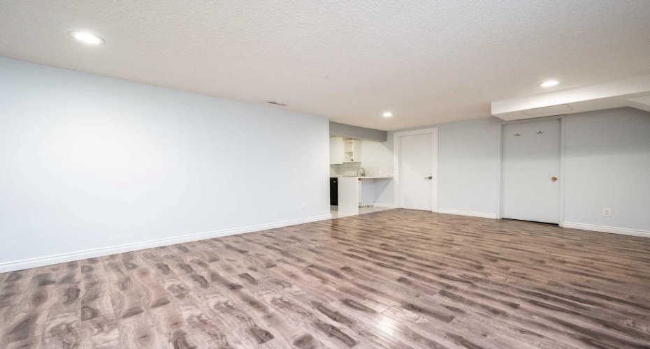 640 Rundleridge Drive, Calgary, Alberta T1Y2K9, 3 Bedrooms Bedrooms, ,3 BathroomsBathrooms,Residential,For Sale,Rundleridge,A2305752