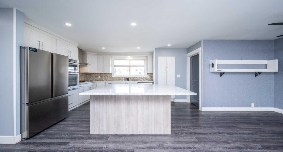 640 Rundleridge Drive, Calgary, Alberta T1Y2K9, 3 Bedrooms Bedrooms, ,3 BathroomsBathrooms,Residential,For Sale,Rundleridge,A2305752