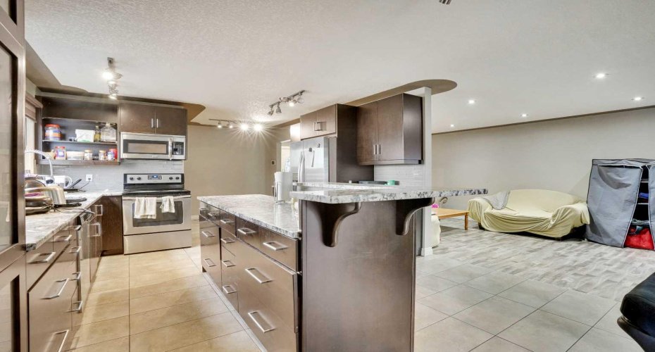 528 Whiteridge Way, Calgary, Alberta T1Y2Y4, 5 Bedrooms Bedrooms, ,3 BathroomsBathrooms,Residential,For Sale,Whiteridge,A2305806