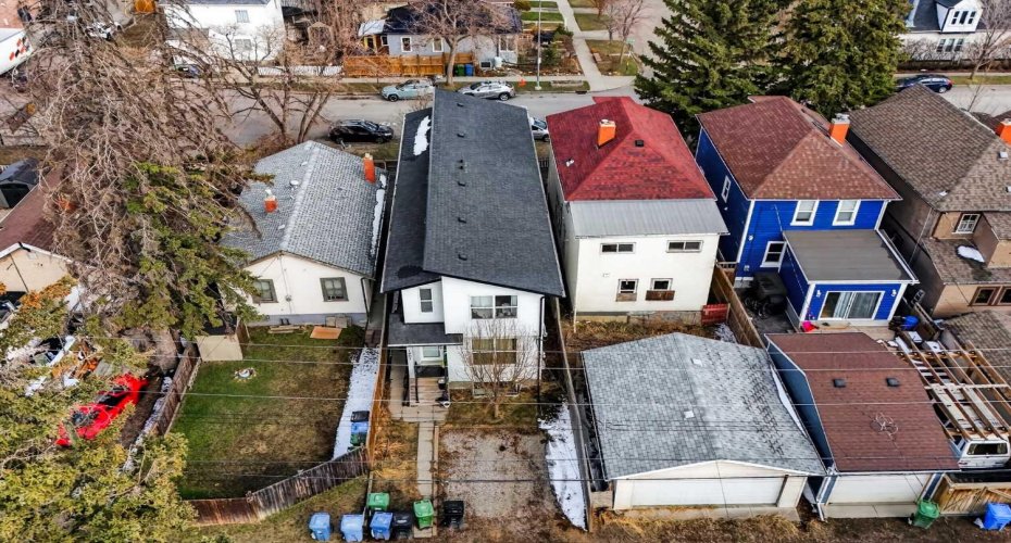 1607 2 Street, Calgary, Alberta T2M 2W2, ,Multi-family,For Sale,2,A2305839