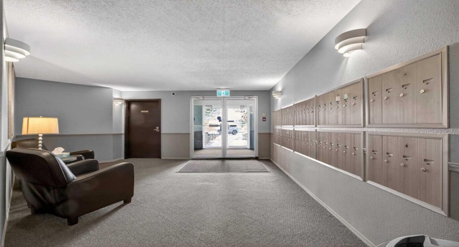 10 Dover Point, Calgary, Alberta T2P 3K2, 2 Bedrooms Bedrooms, ,1 BathroomBathrooms,Residential,For Sale,Dover,A2305850