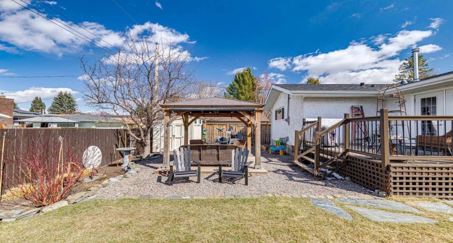 104 Cedarpark Drive, Calgary, Alberta T2E 1J8, 4 Bedrooms Bedrooms, ,3 BathroomsBathrooms,Residential,For Sale,Cedarpark,A2305887