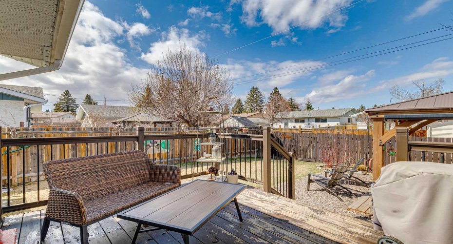 104 Cedarpark Drive, Calgary, Alberta T2E 1J8, 4 Bedrooms Bedrooms, ,3 BathroomsBathrooms,Residential,For Sale,Cedarpark,A2305887