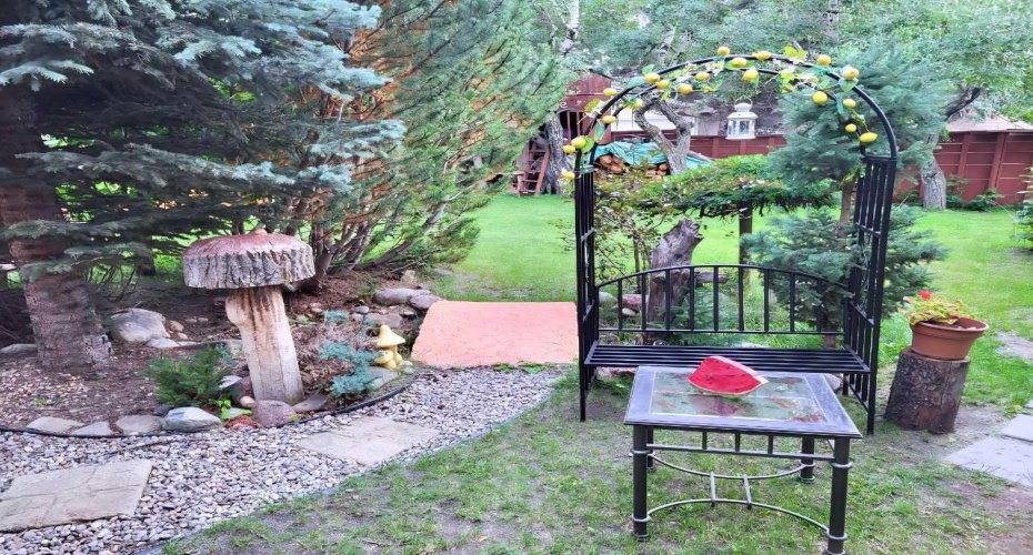 4643 29 Avenue, Calgary, Alberta T3B0J1, 4 Bedrooms Bedrooms, ,3 BathroomsBathrooms,Residential,For Sale,29,A2305946