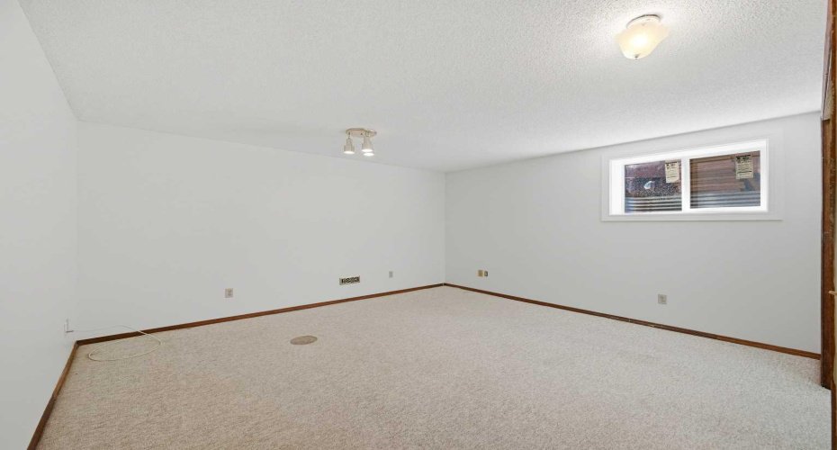 92 Whitlock Close, Calgary, Alberta T1Y 4X3, 4 Bedrooms Bedrooms, ,3 BathroomsBathrooms,Residential,For Sale,Whitlock,A2305994