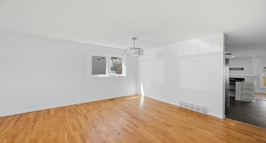 92 Whitlock Close, Calgary, Alberta T1Y 4X3, 4 Bedrooms Bedrooms, ,3 BathroomsBathrooms,Residential,For Sale,Whitlock,A2305994