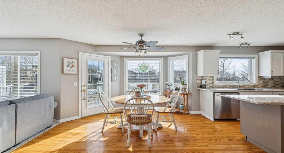 420 Rocky Ridge Bay, Calgary, Alberta T3G 4H8, 4 Bedrooms Bedrooms, ,4 BathroomsBathrooms,Residential,For Sale,Rocky Ridge,A2306006