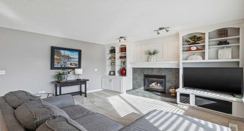 420 Rocky Ridge Bay, Calgary, Alberta T3G 4H8, 4 Bedrooms Bedrooms, ,4 BathroomsBathrooms,Residential,For Sale,Rocky Ridge,A2306006
