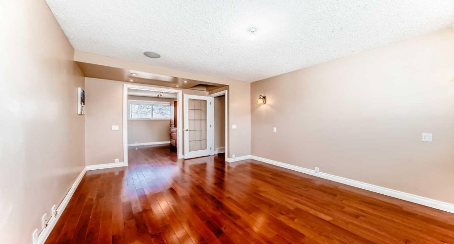 7139 18 Street, Calgary, Alberta T2C 1K2, 3 Bedrooms Bedrooms, ,2 BathroomsBathrooms,Residential,For Sale,18,A2306012