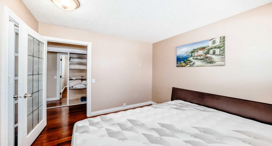 7139 18 Street, Calgary, Alberta T2C 1K2, 3 Bedrooms Bedrooms, ,2 BathroomsBathrooms,Residential,For Sale,18,A2306012