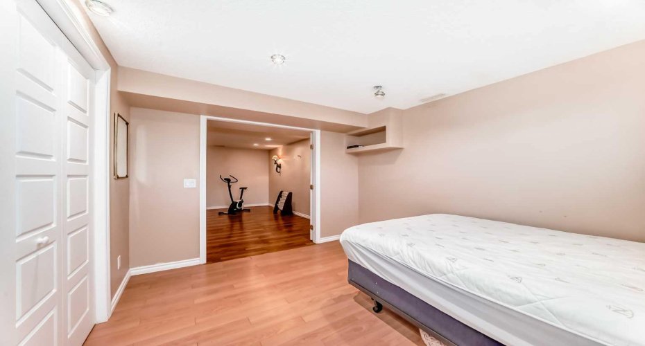 7139 18 Street, Calgary, Alberta T2C 1K2, 3 Bedrooms Bedrooms, ,2 BathroomsBathrooms,Residential,For Sale,18,A2306012