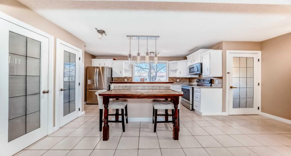 7139 18 Street, Calgary, Alberta T2C 1K2, 3 Bedrooms Bedrooms, ,2 BathroomsBathrooms,Residential,For Sale,18,A2306012