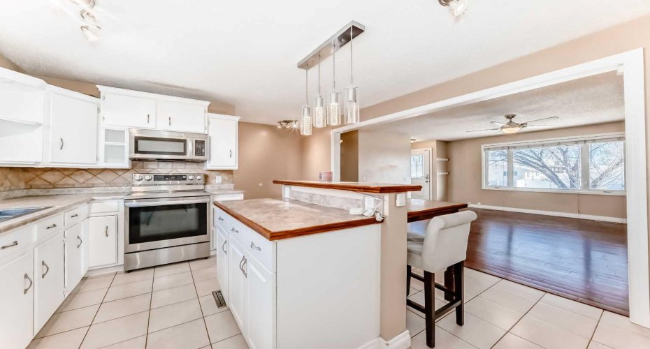 7139 18 Street, Calgary, Alberta T2C 1K2, 3 Bedrooms Bedrooms, ,2 BathroomsBathrooms,Residential,For Sale,18,A2306012