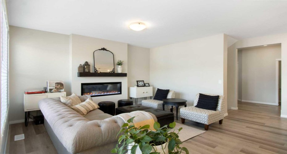 32 Wolf Creek Street, Calgary, Alberta T2X4V2, 4 Bedrooms Bedrooms, ,4 BathroomsBathrooms,Residential,For Sale,Wolf Creek,A2306273