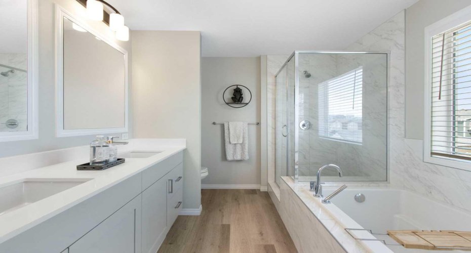 5 pc ensuite is beautifully finished with tiled shower and tub surrounds