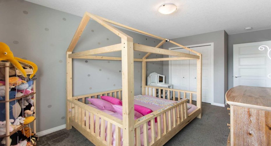 32 Wolf Creek Street, Calgary, Alberta T2X4V2, 4 Bedrooms Bedrooms, ,4 BathroomsBathrooms,Residential,For Sale,Wolf Creek,A2306273