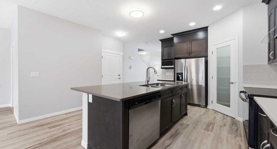730 Redstone Drive, Calgary, Alberta T3N 1K9, 5 Bedrooms Bedrooms, ,4 BathroomsBathrooms,Residential,For Sale,Redstone,A2296662