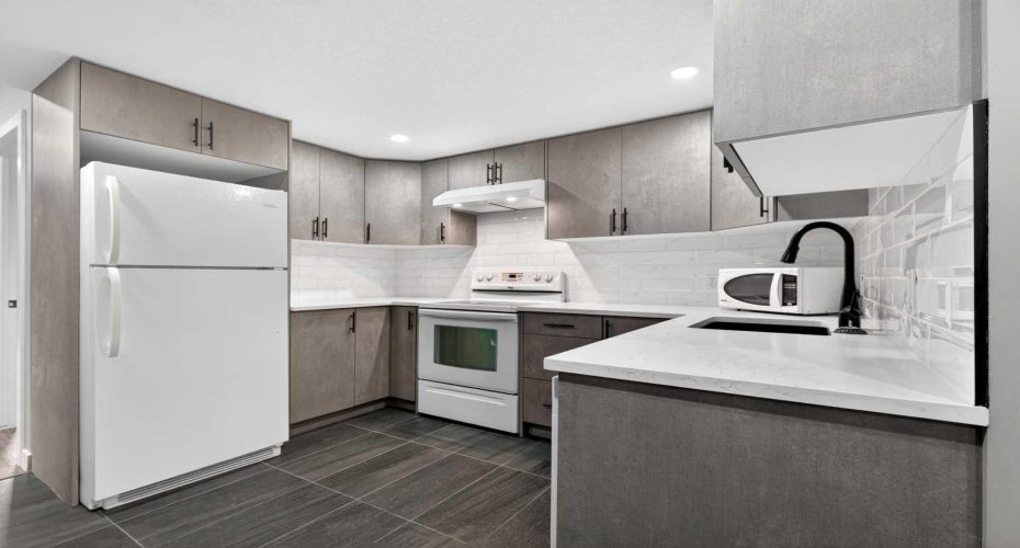 125 Saddlefield Crescent, Calgary, Alberta T3J 4Z8, 4 Bedrooms Bedrooms, ,3 BathroomsBathrooms,Residential,For Sale,Saddlefield,A2297334