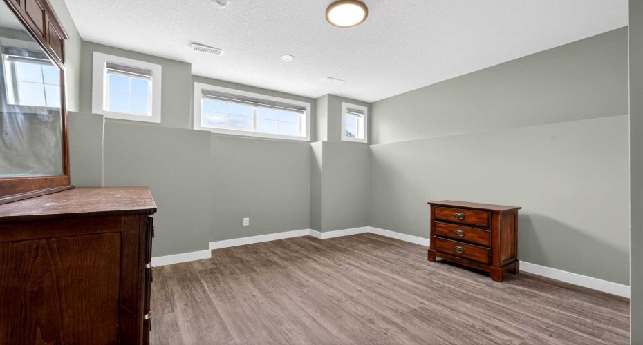 125 Saddlefield Crescent, Calgary, Alberta T3J 4Z8, 4 Bedrooms Bedrooms, ,3 BathroomsBathrooms,Residential,For Sale,Saddlefield,A2297334