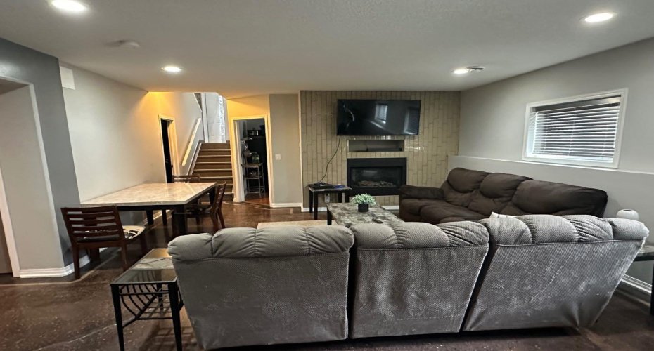 12201 103B Street, Grande Prairie, Alberta T8V 2L5, 5 Bedrooms Bedrooms, ,3 BathroomsBathrooms,Residential,For Sale,103B,A2304893
