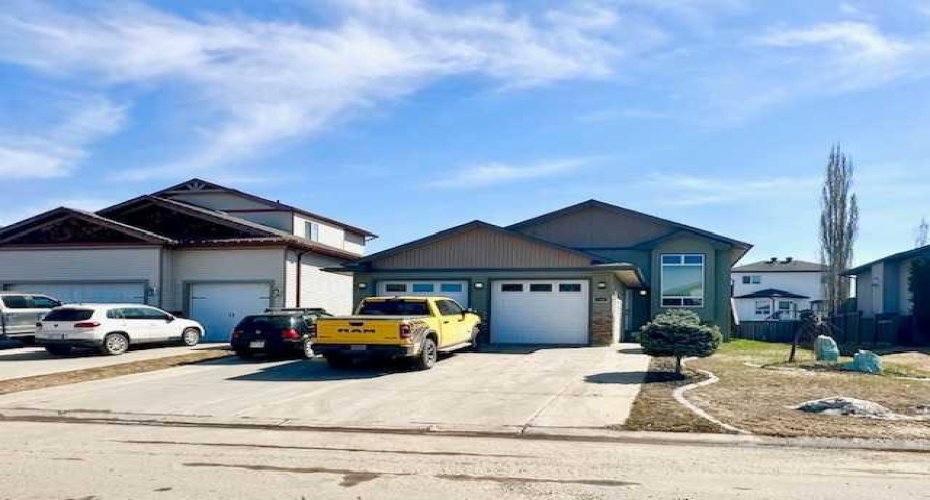 12201 103B Street, Grande Prairie, Alberta T8V 2L5, 5 Bedrooms Bedrooms, ,3 BathroomsBathrooms,Residential,For Sale,103B,A2304893