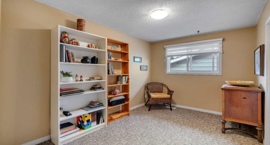 9 Mountain Place, Okotoks, Alberta T1S 1G7, 4 Bedrooms Bedrooms, ,2 BathroomsBathrooms,Residential,For Sale,Mountain,A2304951