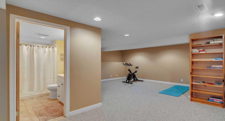 9 Mountain Place, Okotoks, Alberta T1S 1G7, 4 Bedrooms Bedrooms, ,2 BathroomsBathrooms,Residential,For Sale,Mountain,A2304951