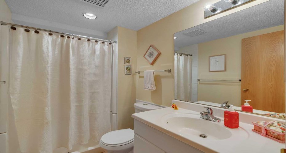9 Mountain Place, Okotoks, Alberta T1S 1G7, 4 Bedrooms Bedrooms, ,2 BathroomsBathrooms,Residential,For Sale,Mountain,A2304951