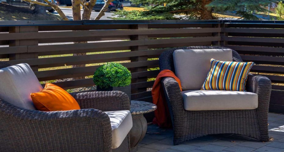 A stunning sunny courtyard