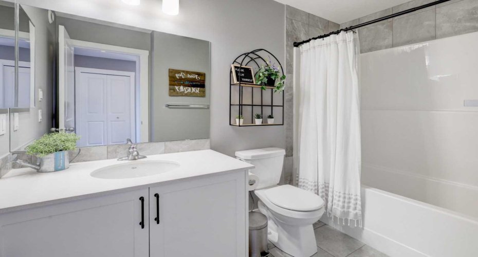 2nd Floor Bathroom