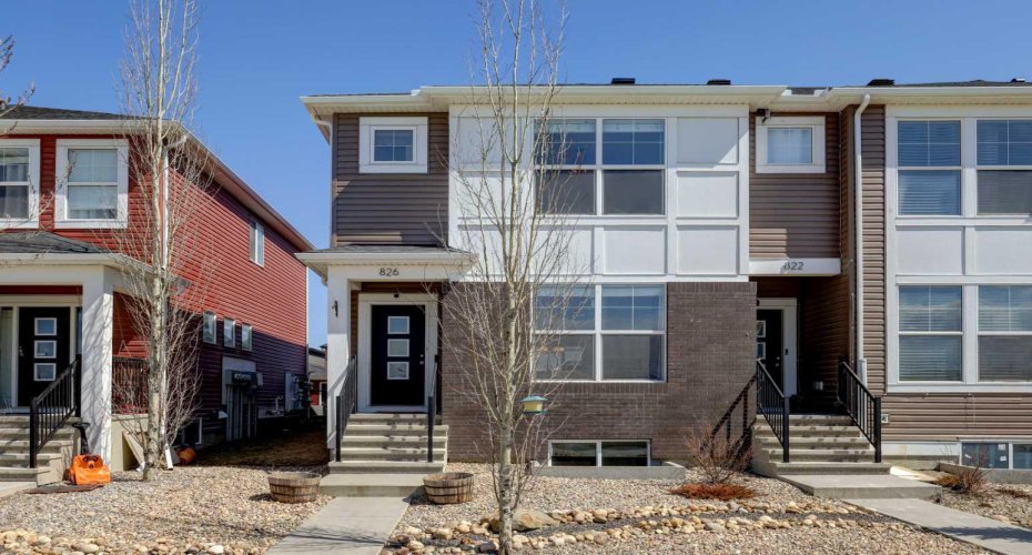 End Unit/NO CONDO FEES