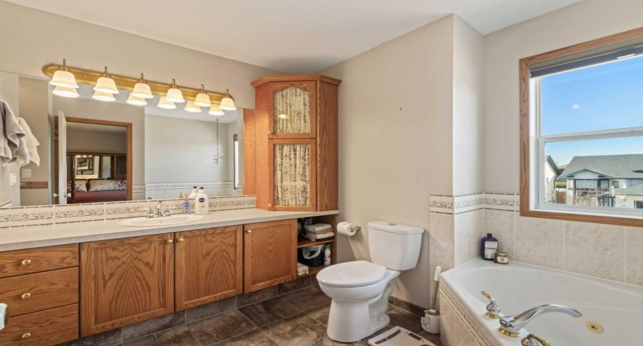 65 Canoe Circle, Airdrie, Alberta T4B 2L6, 5 Bedrooms Bedrooms, ,3 BathroomsBathrooms,Residential,For Sale,Canoe,A2305023