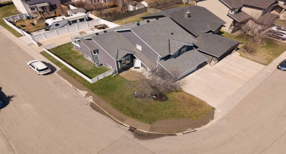 65 Canoe Circle, Airdrie, Alberta T4B 2L6, 5 Bedrooms Bedrooms, ,3 BathroomsBathrooms,Residential,For Sale,Canoe,A2305023