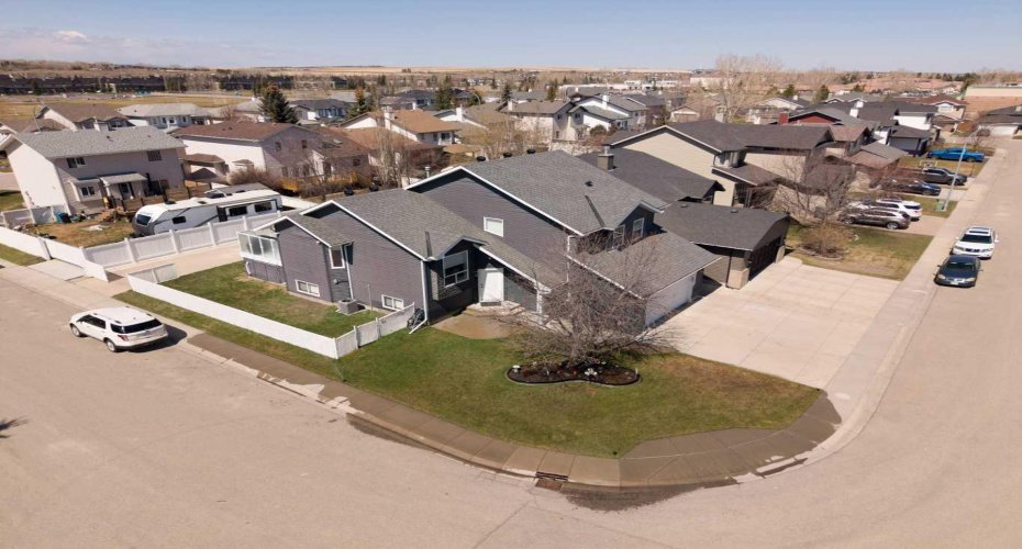 65 Canoe Circle, Airdrie, Alberta T4B 2L6, 5 Bedrooms Bedrooms, ,3 BathroomsBathrooms,Residential,For Sale,Canoe,A2305023