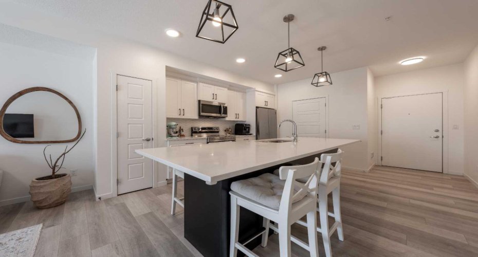19489 Main Street, Calgary, Alberta T3M 3J3, 2 Bedrooms Bedrooms, ,2 BathroomsBathrooms,Residential,For Sale,Main,A2305034