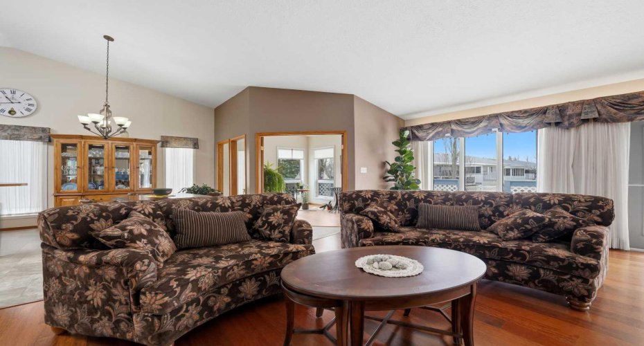 5401 Shannon Drive, Olds, Alberta T4H 1C2, 5 Bedrooms Bedrooms, ,2 BathroomsBathrooms,Residential,For Sale,Shannon,A2305187