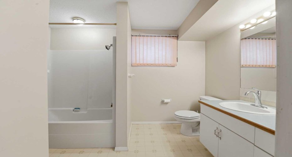 5401 Shannon Drive, Olds, Alberta T4H 1C2, 5 Bedrooms Bedrooms, ,2 BathroomsBathrooms,Residential,For Sale,Shannon,A2305187