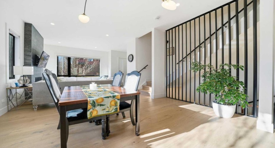 1502 37 Avenue, Calgary, Alberta T2T 3W2, 3 Bedrooms Bedrooms, ,4 BathroomsBathrooms,Residential,For Sale,37,A2305215