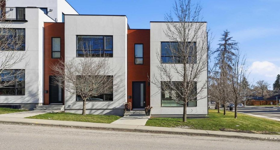 1502 37 Avenue, Calgary, Alberta T2T 3W2, 3 Bedrooms Bedrooms, ,4 BathroomsBathrooms,Residential,For Sale,37,A2305215