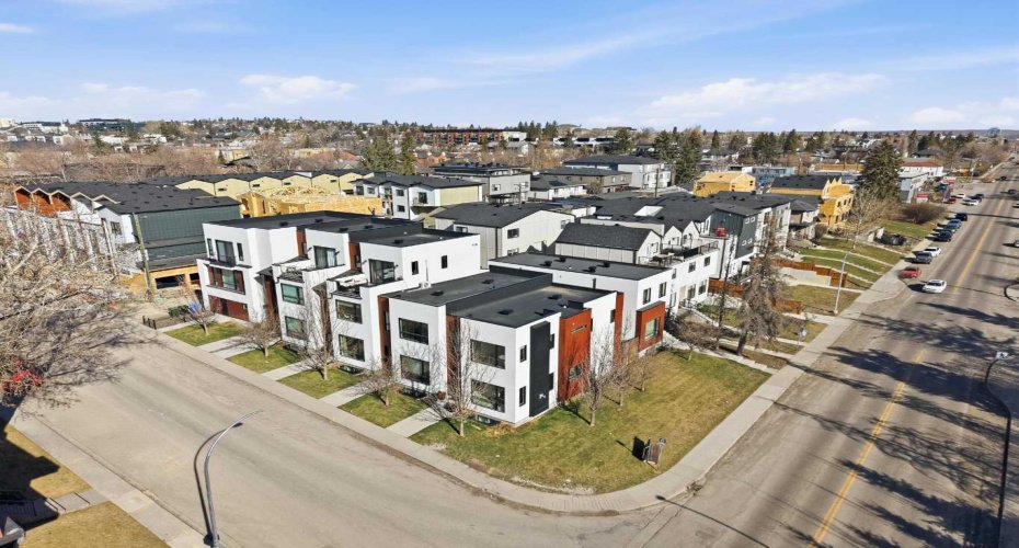 1502 37 Avenue, Calgary, Alberta T2T 3W2, 3 Bedrooms Bedrooms, ,4 BathroomsBathrooms,Residential,For Sale,37,A2305215