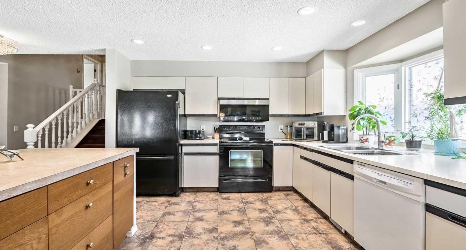 294 Shawnessy Drive, Calgary, Alberta T2Y 1M5, 4 Bedrooms Bedrooms, ,3 BathroomsBathrooms,Residential,For Sale,Shawnessy,A2305251