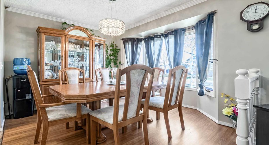 294 Shawnessy Drive, Calgary, Alberta T2Y 1M5, 4 Bedrooms Bedrooms, ,3 BathroomsBathrooms,Residential,For Sale,Shawnessy,A2305251