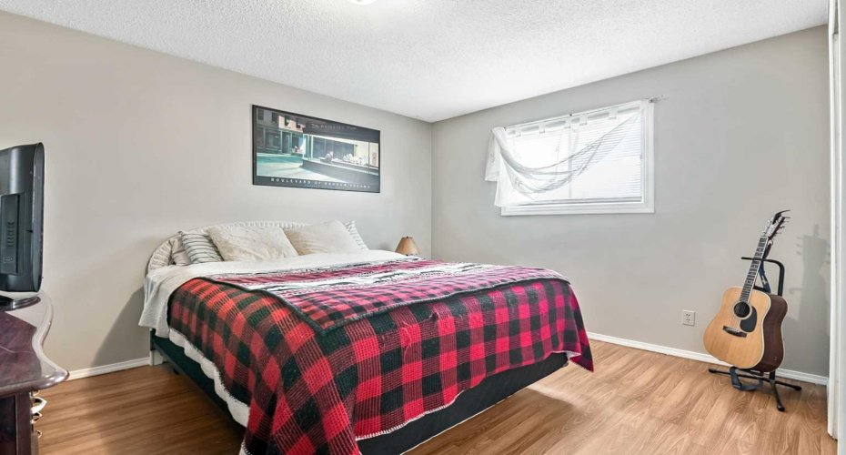 294 Shawnessy Drive, Calgary, Alberta T2Y 1M5, 4 Bedrooms Bedrooms, ,3 BathroomsBathrooms,Residential,For Sale,Shawnessy,A2305251