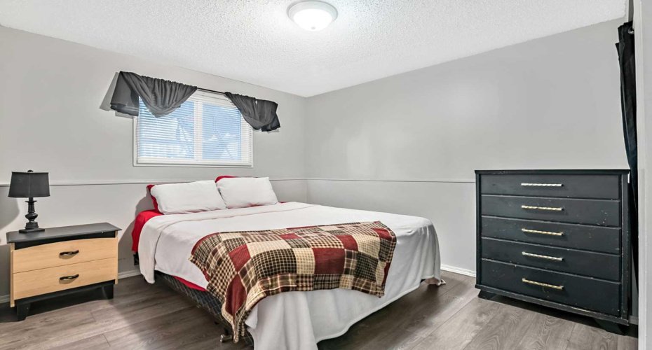 294 Shawnessy Drive, Calgary, Alberta T2Y 1M5, 4 Bedrooms Bedrooms, ,3 BathroomsBathrooms,Residential,For Sale,Shawnessy,A2305251