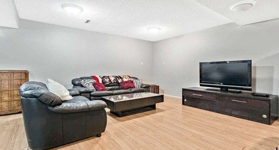 294 Shawnessy Drive, Calgary, Alberta T2Y 1M5, 4 Bedrooms Bedrooms, ,3 BathroomsBathrooms,Residential,For Sale,Shawnessy,A2305251