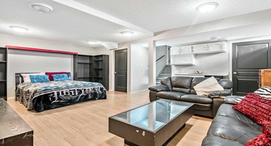 294 Shawnessy Drive, Calgary, Alberta T2Y 1M5, 4 Bedrooms Bedrooms, ,3 BathroomsBathrooms,Residential,For Sale,Shawnessy,A2305251