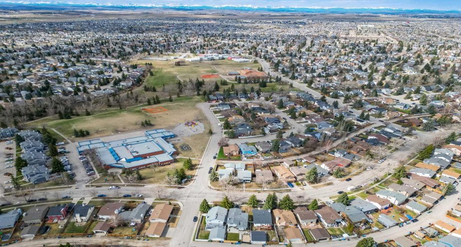 294 Shawnessy Drive, Calgary, Alberta T2Y 1M5, 4 Bedrooms Bedrooms, ,3 BathroomsBathrooms,Residential,For Sale,Shawnessy,A2305251