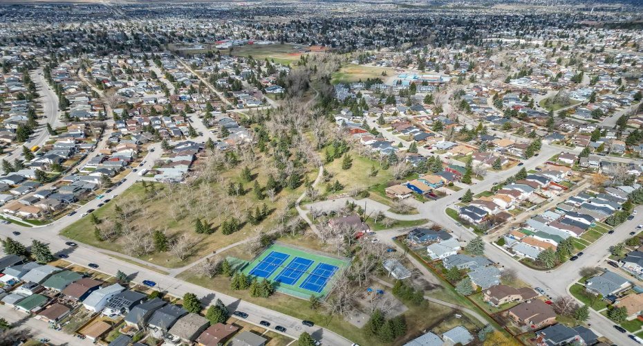 294 Shawnessy Drive, Calgary, Alberta T2Y 1M5, 4 Bedrooms Bedrooms, ,3 BathroomsBathrooms,Residential,For Sale,Shawnessy,A2305251