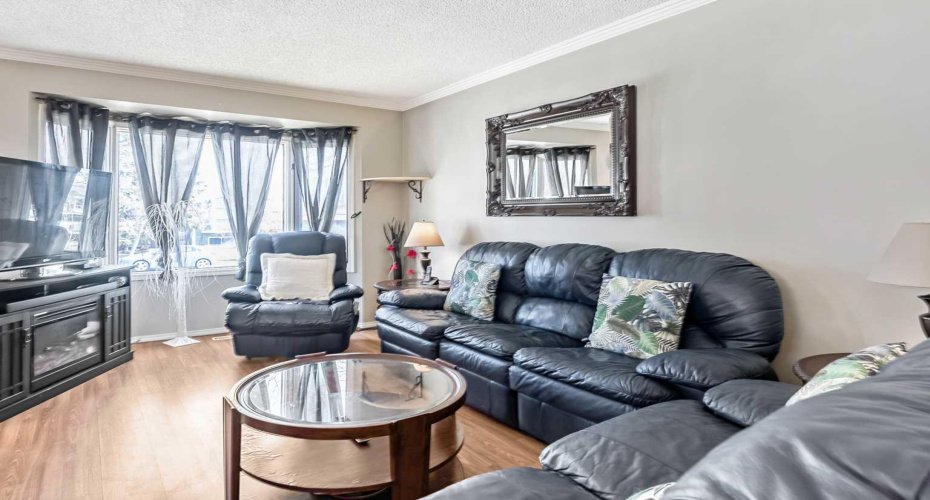 294 Shawnessy Drive, Calgary, Alberta T2Y 1M5, 4 Bedrooms Bedrooms, ,3 BathroomsBathrooms,Residential,For Sale,Shawnessy,A2305251