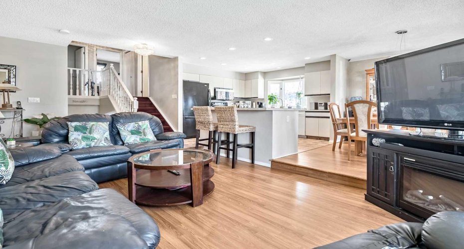 294 Shawnessy Drive, Calgary, Alberta T2Y 1M5, 4 Bedrooms Bedrooms, ,3 BathroomsBathrooms,Residential,For Sale,Shawnessy,A2305251